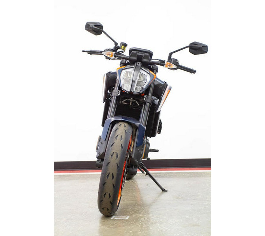 2023 KTM Duke 890 R