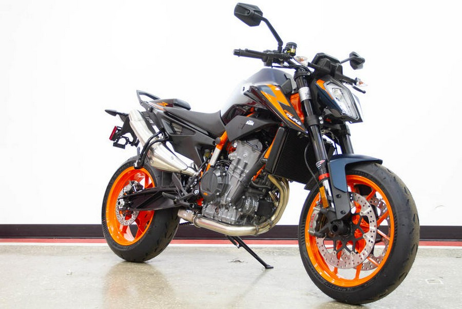 2023 KTM Duke 890 R