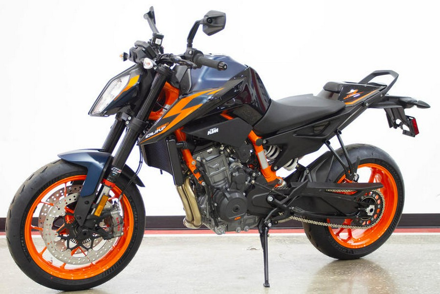 2023 KTM Duke 890 R