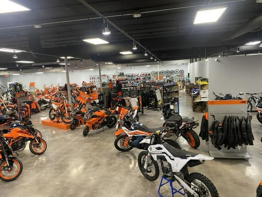 2024 KTM Duke 790