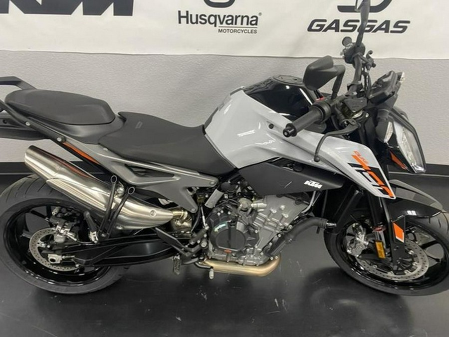 2024 KTM Duke 790