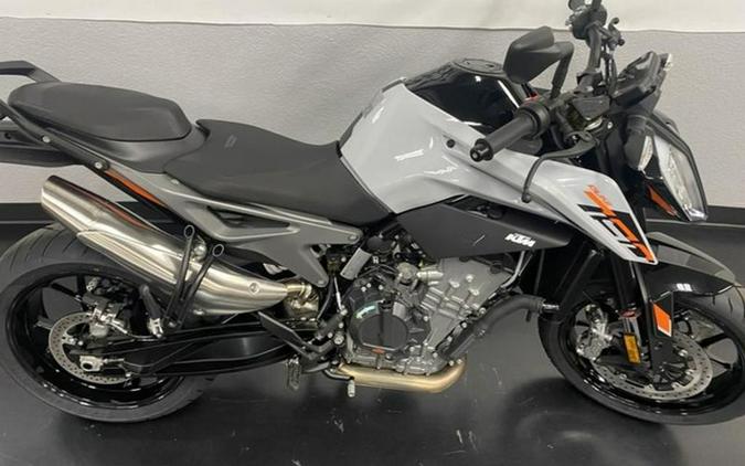 2024 KTM Duke 790