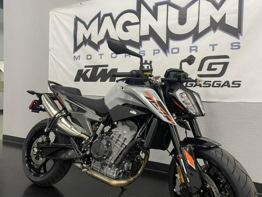 2024 KTM Duke 790