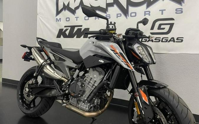 2024 KTM Duke 790