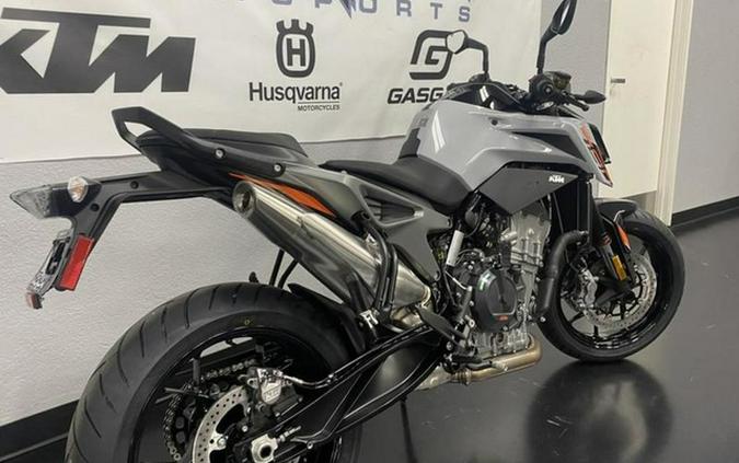 2024 KTM Duke 790
