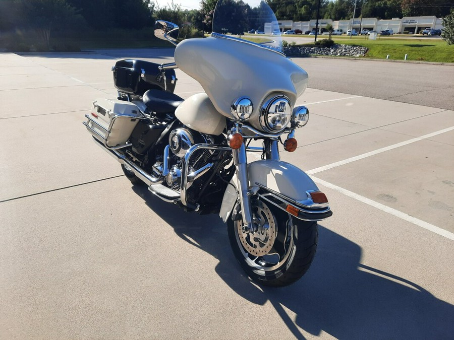 2009 Harley-Davidson® Electra Glide® Standard Birch White