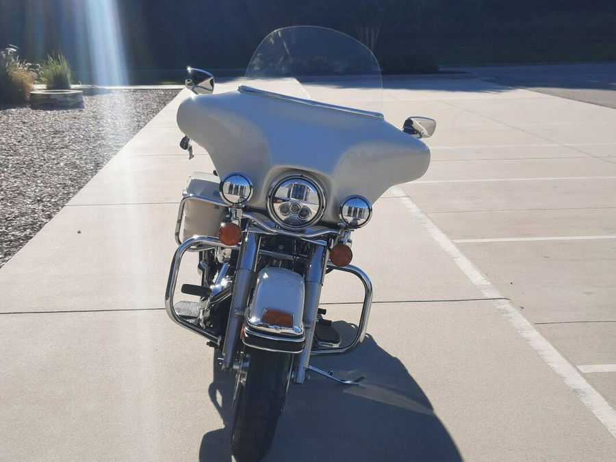 2009 Harley-Davidson® Electra Glide® Standard Birch White