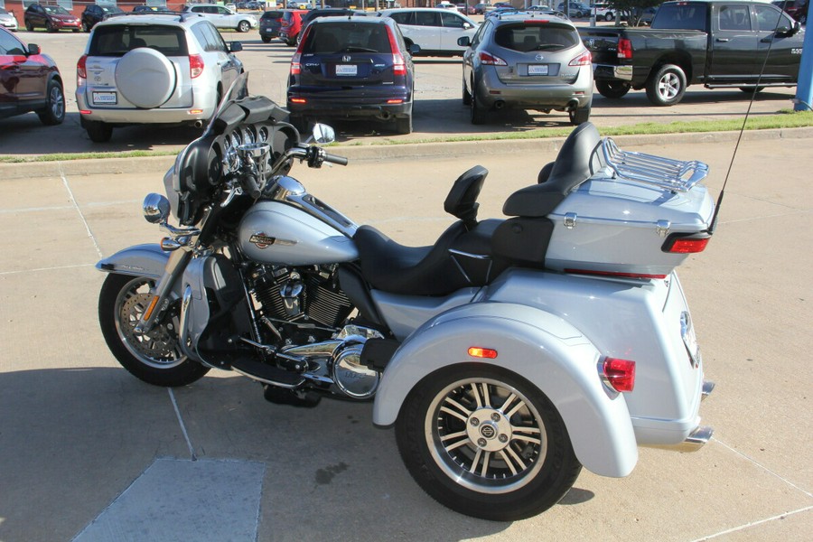2023 Harley-Davidson Tri Glide Ultra Atlas Silver MTLIC