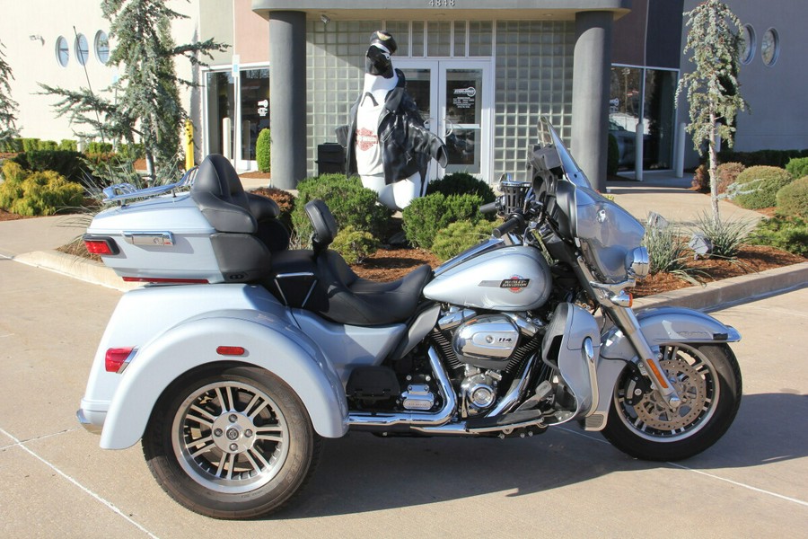 2023 Harley-Davidson Tri Glide Ultra Atlas Silver MTLIC