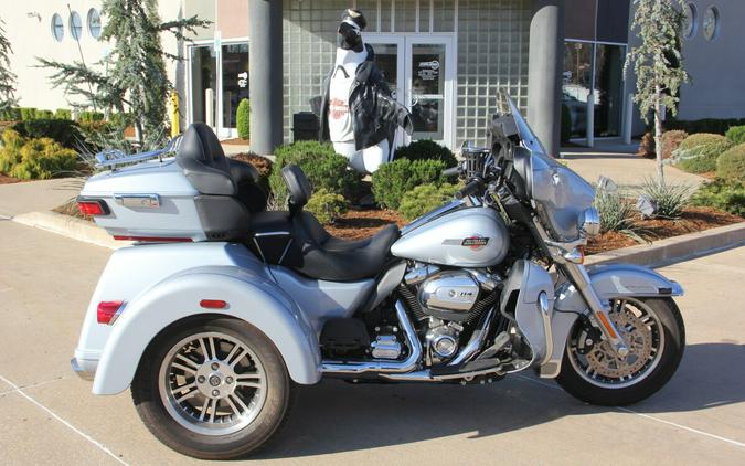 2023 Harley-Davidson Tri Glide Ultra Atlas Silver MTLIC