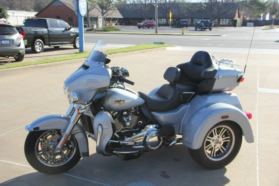 2023 Harley-Davidson Tri Glide Ultra Atlas Silver MTLIC