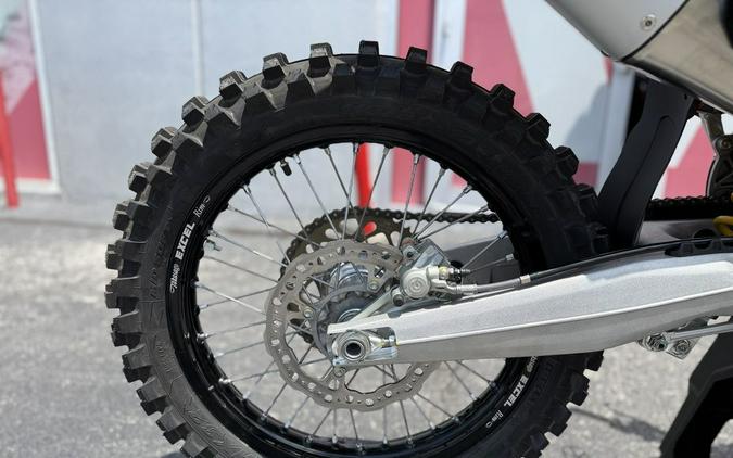 2026 Ducati Desmo450 Mx