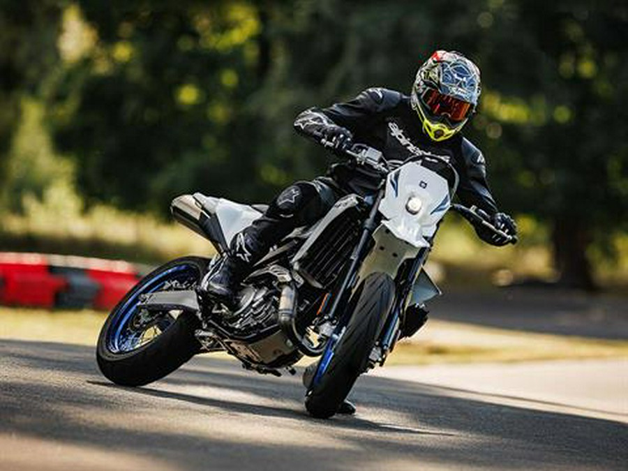 2025 Suzuki DR-Z4SM
