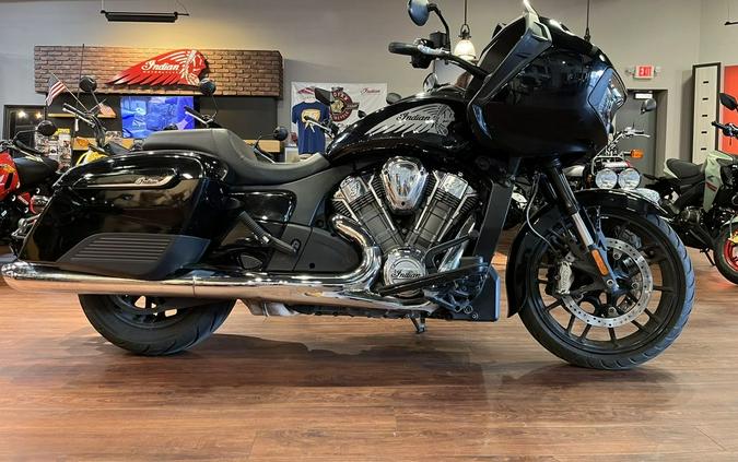 2021 Indian Motorcycle® Challenger® Thunder Black