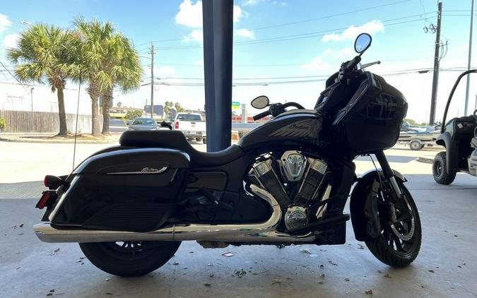 2021 Indian Motorcycle® Challenger® Thunder Black