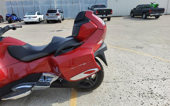 2016 Can-Am™ Spyder RT S