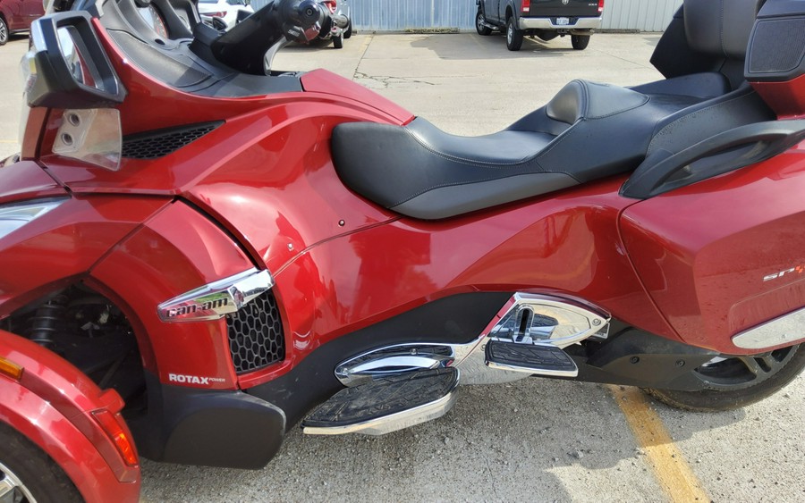 2016 Can-Am™ Spyder RT S