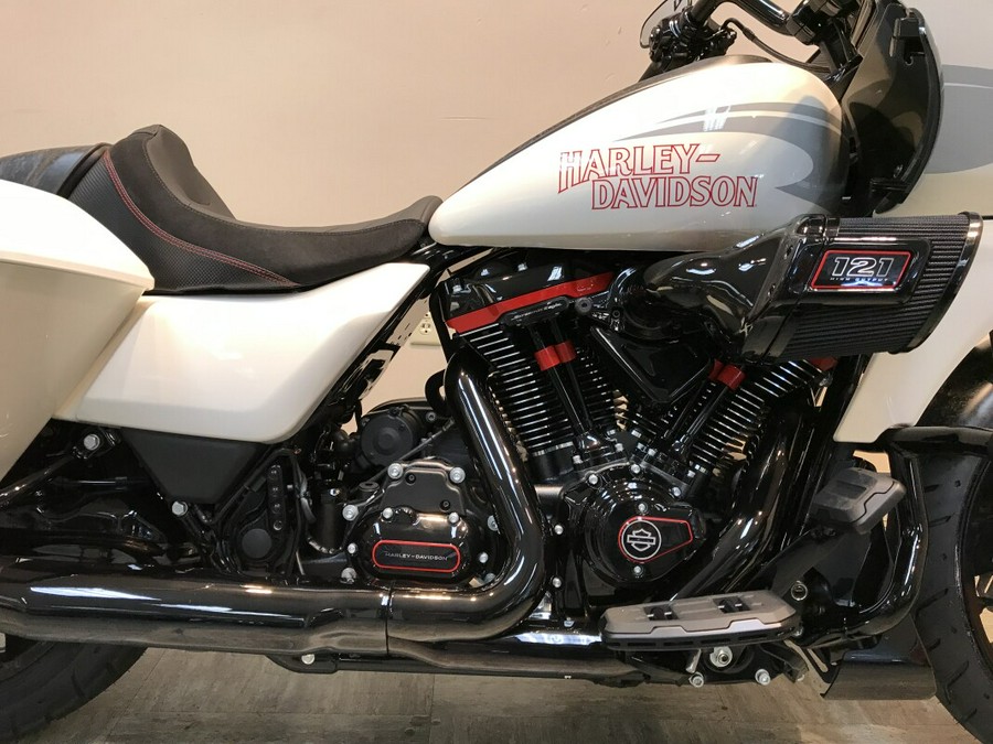 2024 Harley-Davidson CVO™ Road Glide® ST Golden White Pearl FLTRXSTSE