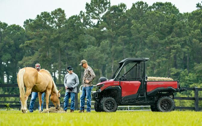 2026 Honda Pioneer 1000 Deluxe Hero Red