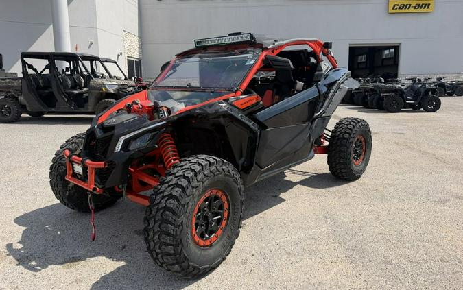 2018 Can-Am® Maverick™ X3 X™ RS TURBO R with Smart-Lok™ Triple Black & Can-Am Red