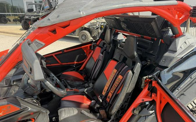 2018 Can-Am® Maverick™ X3 X™ RS TURBO R with Smart-Lok™ Triple Black & Can-Am Red