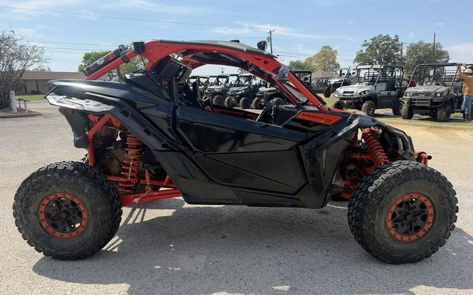 2018 Can-Am® Maverick™ X3 X™ RS TURBO R with Smart-Lok™ Triple Black & Can-Am Red