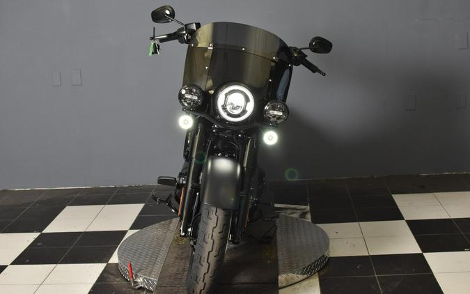 2026 Harley-Davidson Deadwood Black Denim FLHD
