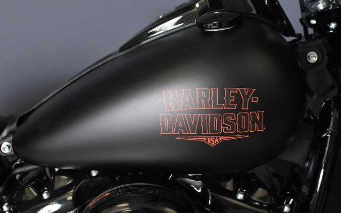 2026 Harley-Davidson Deadwood Black Denim FLHD