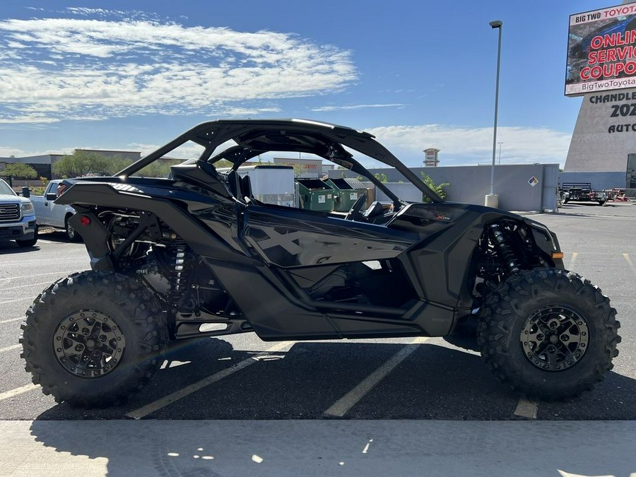 2026 Can-Am® Maverick X3 X ds Turbo RR Triple Black_7.6 in.