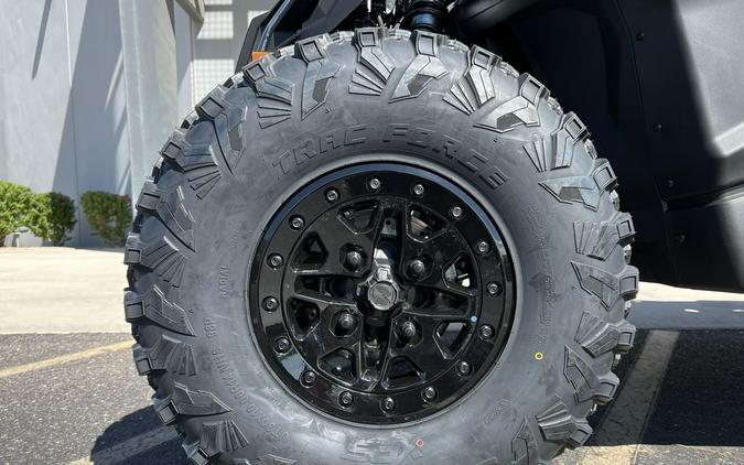 2026 Can-Am® Maverick X3 X ds Turbo RR Triple Black_7.6 in.