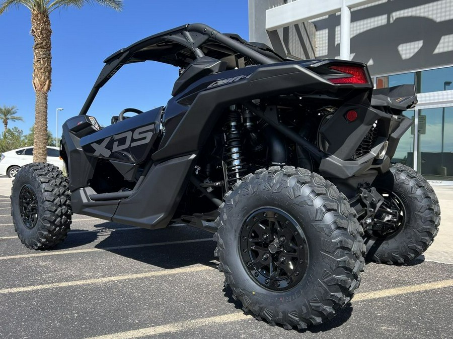 2026 Can-Am® Maverick X3 X ds Turbo RR Triple Black_7.6 in.