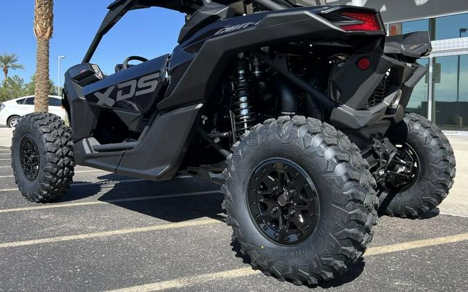 2026 Can-Am® Maverick X3 X ds Turbo RR Triple Black_7.6 in.