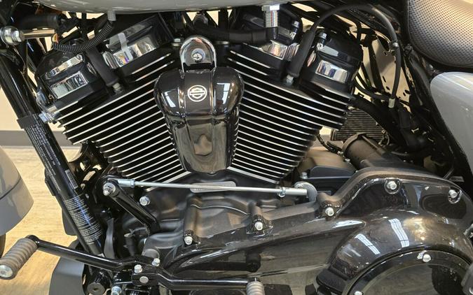 2024 Harley-Davidson® Freewheeler® Billiard Gray FLRT