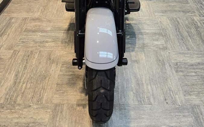 2024 Harley-Davidson® Freewheeler® Billiard Gray FLRT