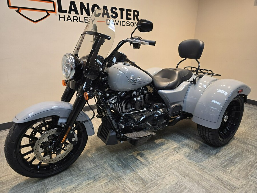 2024 Harley-Davidson® Freewheeler® Billiard Gray FLRT