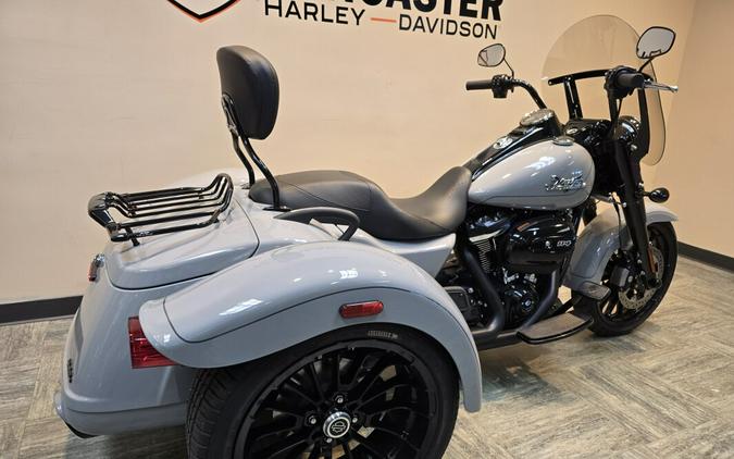 2024 Harley-Davidson® Freewheeler® Billiard Gray FLRT