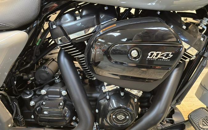 2024 Harley-Davidson® Freewheeler® Billiard Gray FLRT