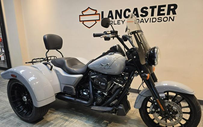 2024 Harley-Davidson® Freewheeler® Billiard Gray FLRT