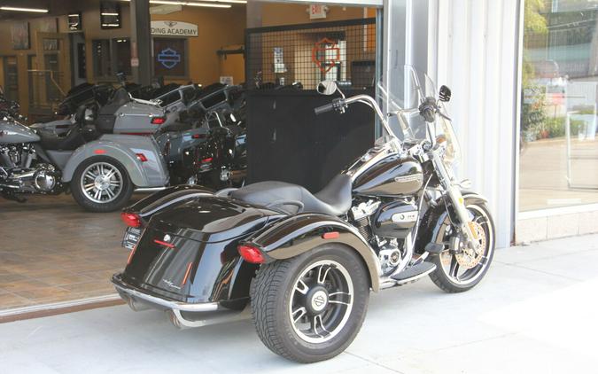 2021 Harley-Davidson Freewheeler Vivid Black