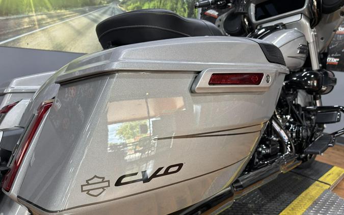 2023 Harley-Davidson CVO Street Glide DARK PLATINUM