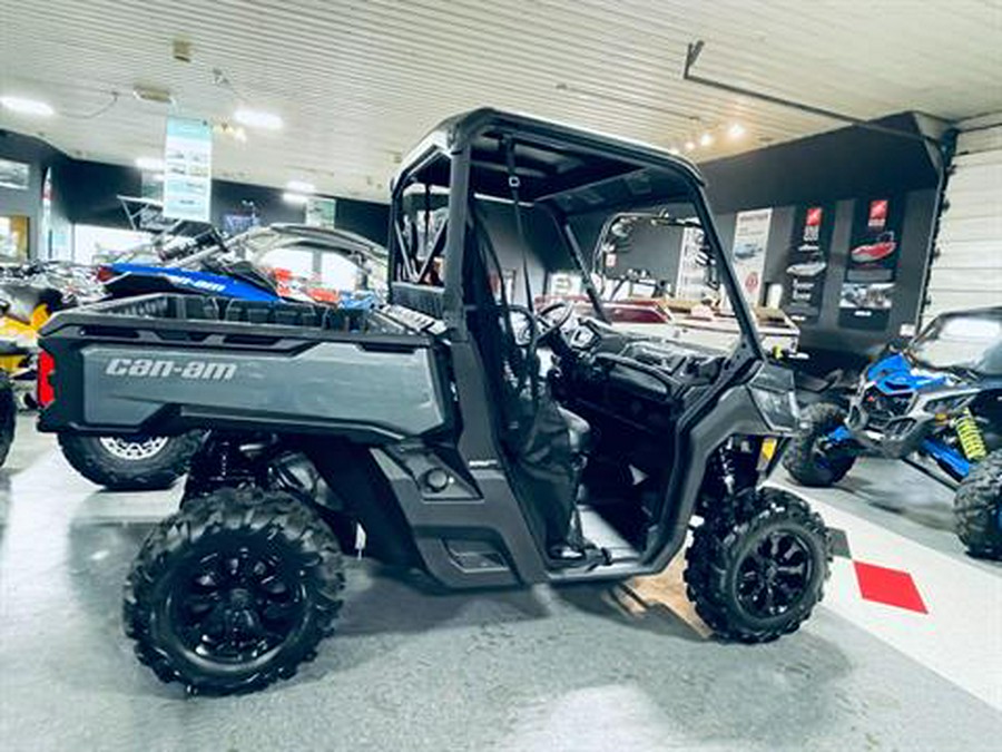 2023 Can-Am Defender XT HD10