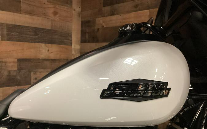 2024 Harley-Davidson® Street Glide® White Onyx Pearl - Black Finish