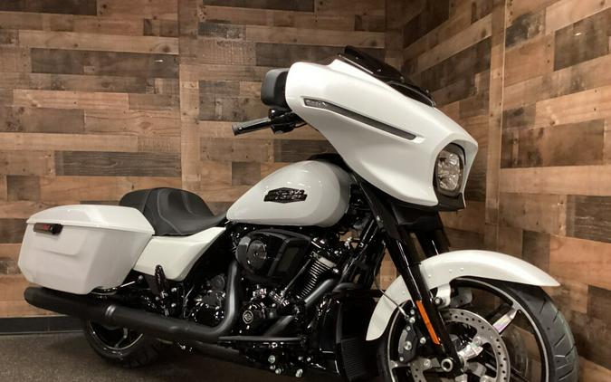 2024 Harley-Davidson Street Glide® White Onyx Pearl - Black Finish FLHX