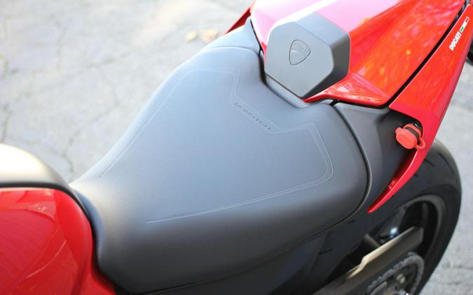 2026 Ducati Monster Plus
