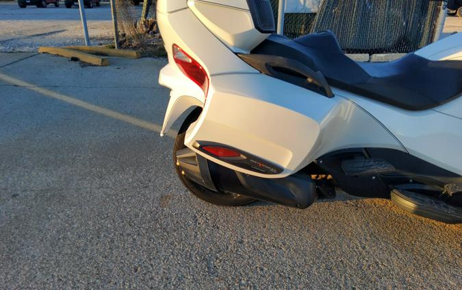 2018 Can-Am™ Spyder RT Base