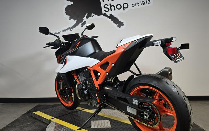 2026 KTM 990 DUKE R