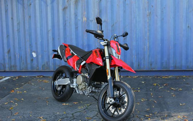 2026 Ducati Hypermotard 698