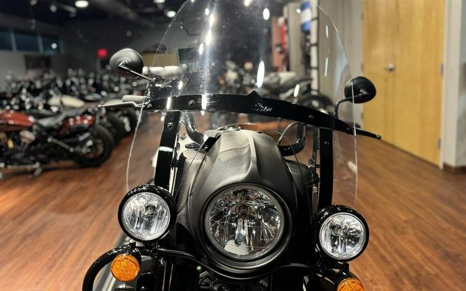 2019 Indian Motorcycle® Springfield® Dark Horse® White Smoke