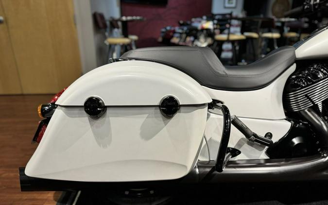 2019 Indian Motorcycle® Springfield® Dark Horse® White Smoke