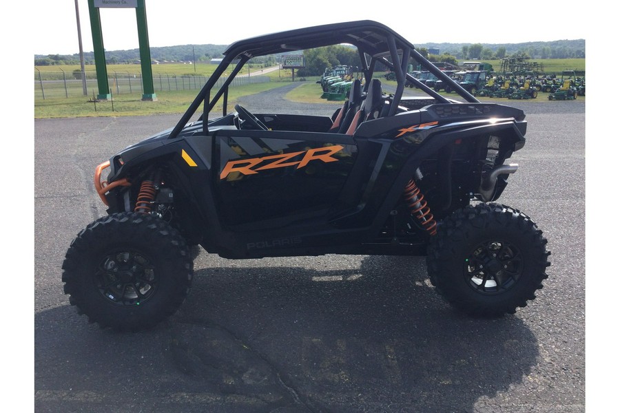 2024 Polaris Industries RZR XP 1000 Ultimate Matte Titanium Onyx Black